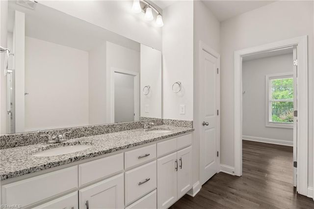 1548 S Peace Haven Road, Clemmons, NC 27012