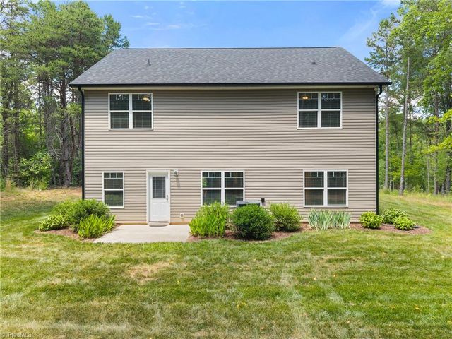 1548 S Peace Haven Road, Clemmons, NC 27012