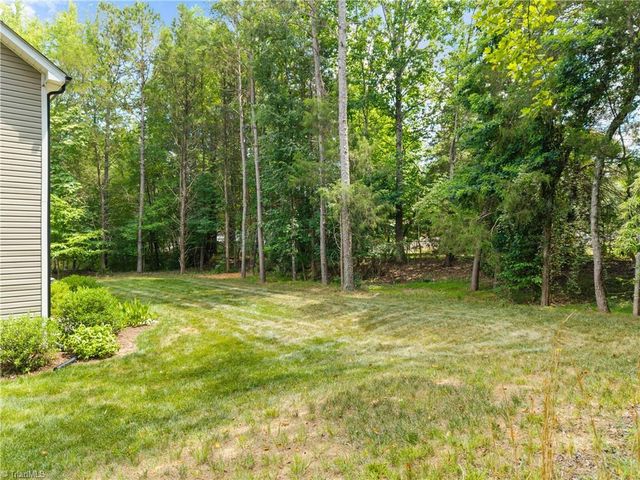 1548 S Peace Haven Road, Clemmons, NC 27012