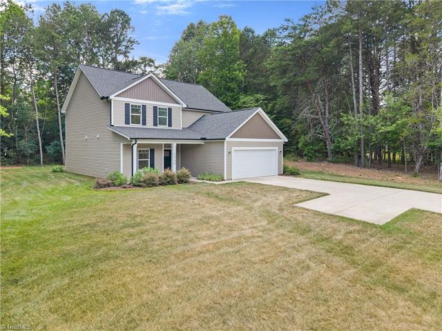 1548 S Peace Haven Road, Clemmons, NC 27012