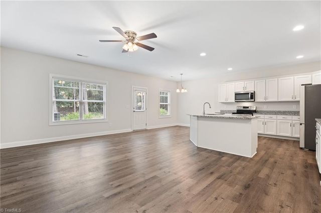 1548 S Peace Haven Road, Clemmons, NC 27012