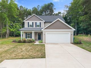 1548 S Peace Haven Road, Clemmons, NC 27012