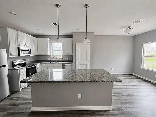 2109 Bluebonnet Avenue, Denison, TX 75020