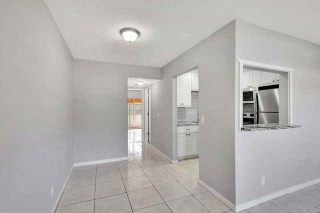 27 Camden B, West Palm Beach, FL 33417
