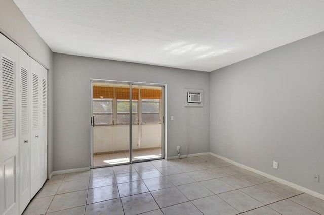 27 Camden B, West Palm Beach, FL 33417