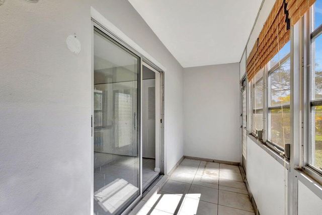27 Camden B, West Palm Beach, FL 33417