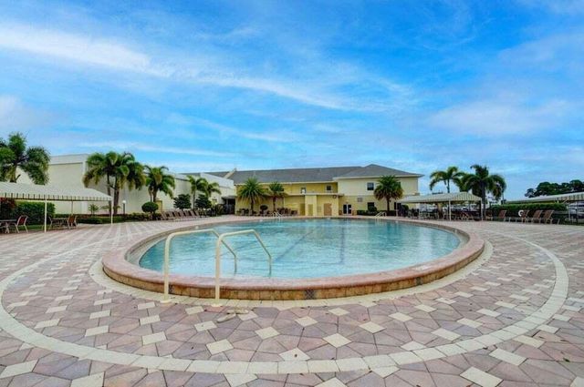 27 Camden B, West Palm Beach, FL 33417