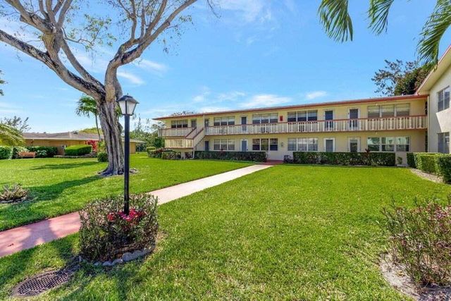 27 Camden B, West Palm Beach, FL 33417