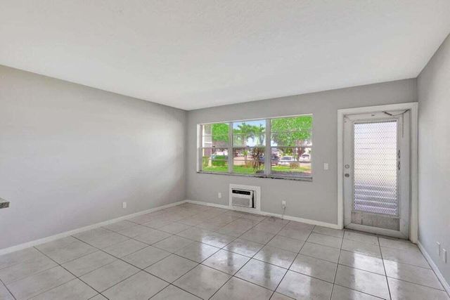 27 Camden B, West Palm Beach, FL 33417
