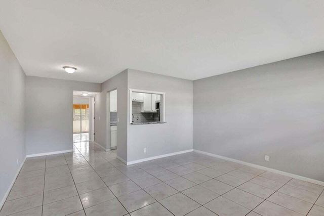 27 Camden B, West Palm Beach, FL 33417