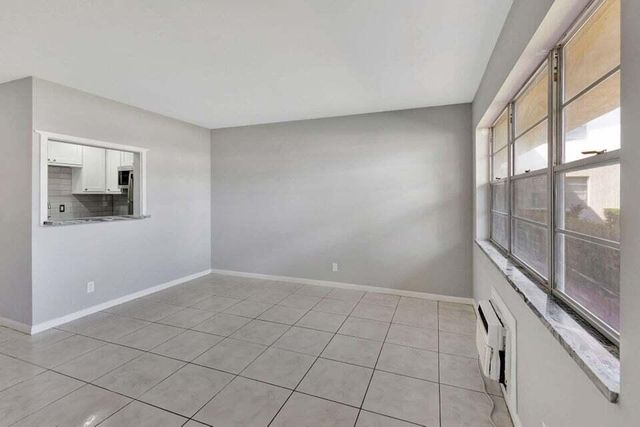 27 Camden B, West Palm Beach, FL 33417