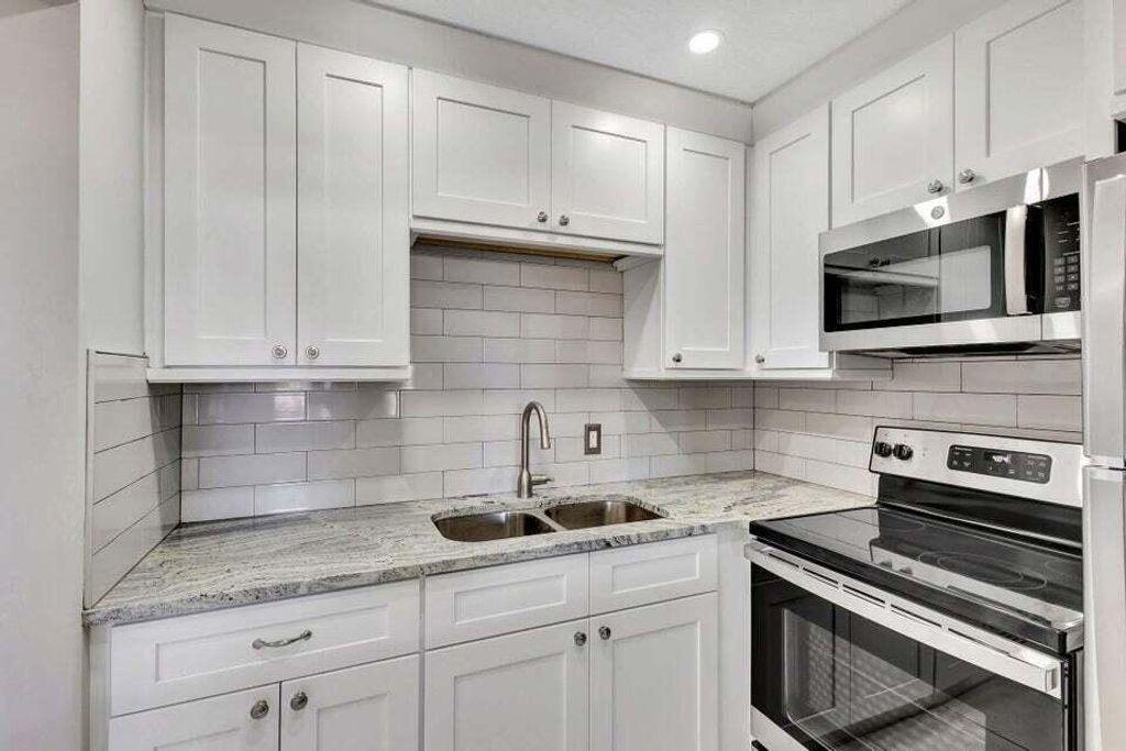27 Camden B, West Palm Beach, FL 33417