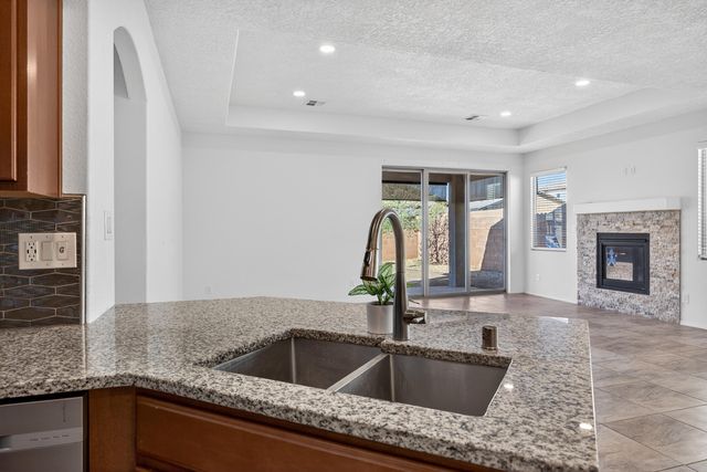 6972 Dusty Drive NE, Rio Rancho, NM 87144