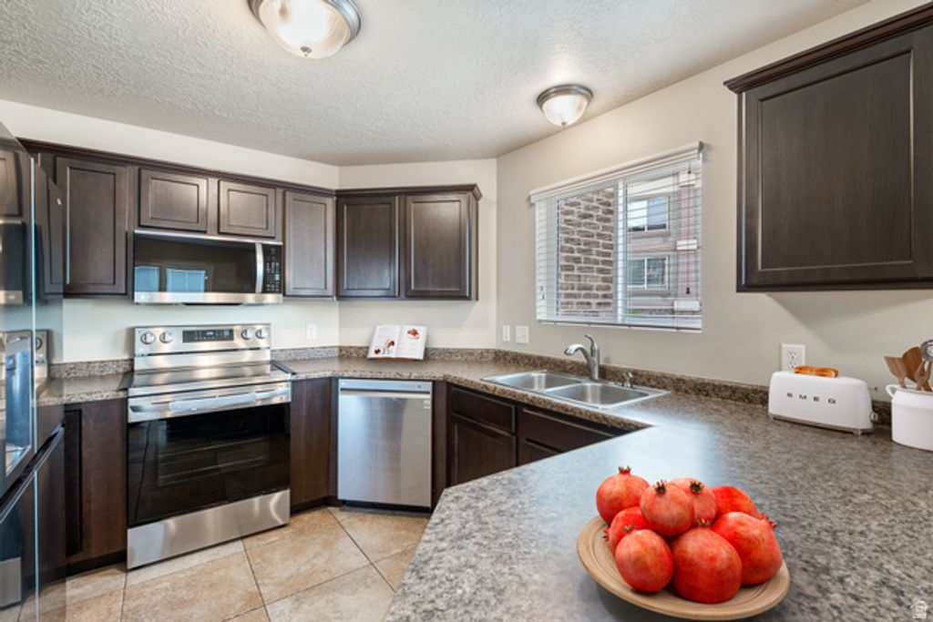104 E RESACA DR #E1, Sandy, UT 84070 — photo 4