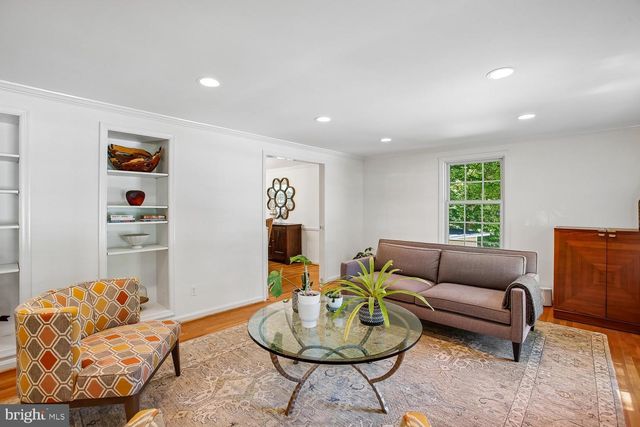 11303 HOUNDS WAY, North Bethesda, MD 20852