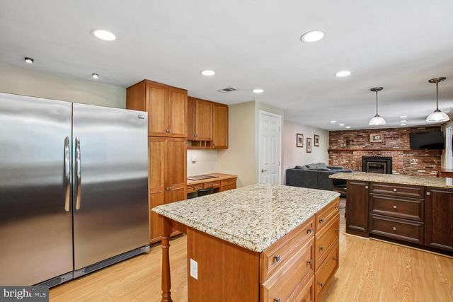 11303 HOUNDS WAY, North Bethesda, MD 20852
