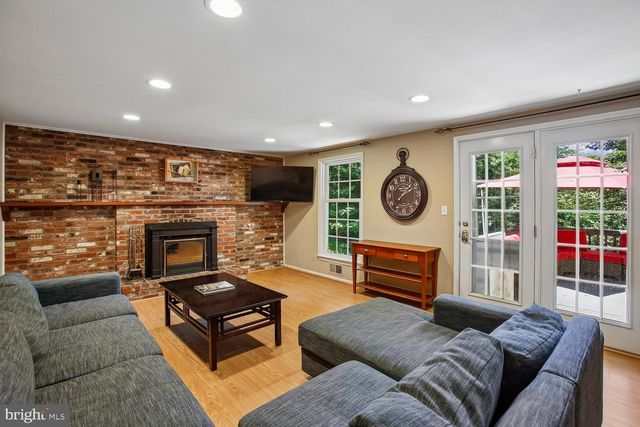 11303 HOUNDS WAY, North Bethesda, MD 20852
