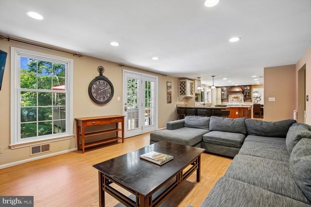 11303 HOUNDS WAY, North Bethesda, MD 20852