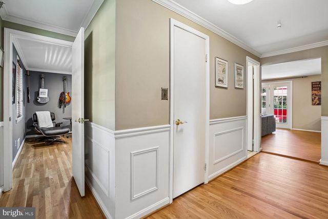 11303 HOUNDS WAY, North Bethesda, MD 20852