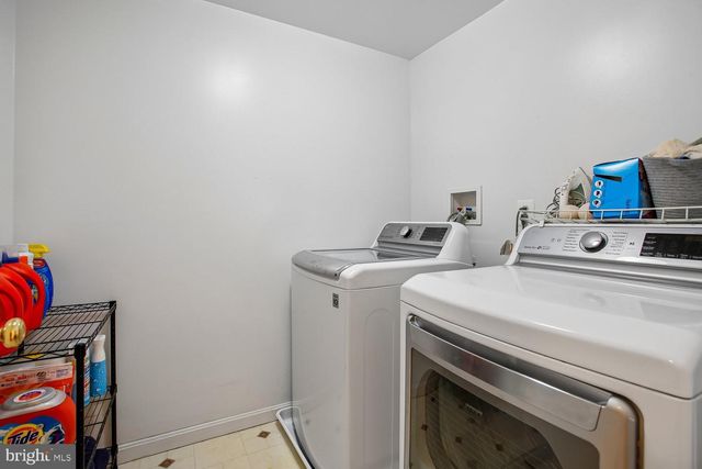 11303 HOUNDS WAY, North Bethesda, MD 20852
