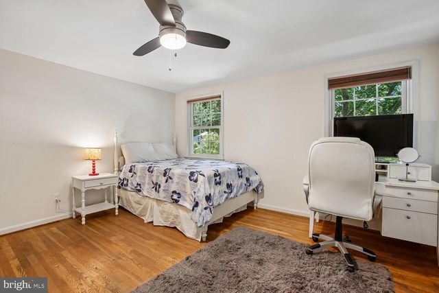 11303 HOUNDS WAY, North Bethesda, MD 20852