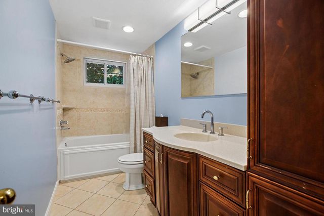 11303 HOUNDS WAY, North Bethesda, MD 20852