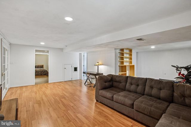 11303 HOUNDS WAY, North Bethesda, MD 20852