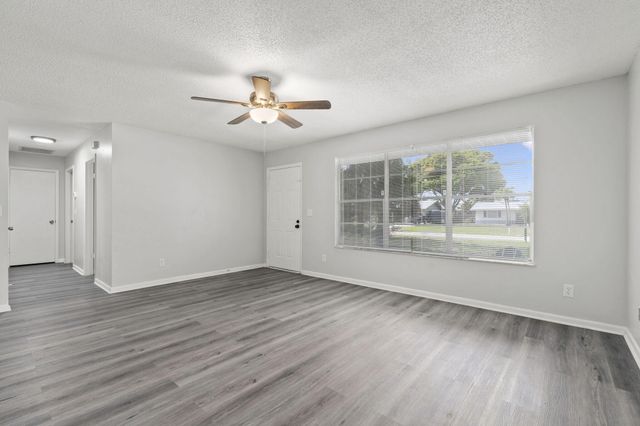 5510 Sunset Blvd, Fort Pierce, FL 34982