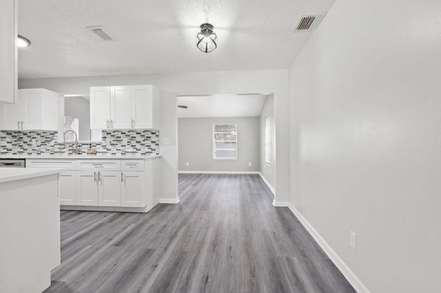 5510 Sunset Blvd, Fort Pierce, FL 34982