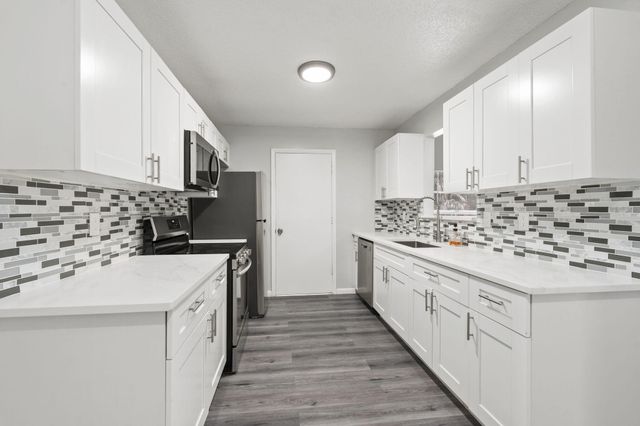 5510 Sunset Blvd, Fort Pierce, FL 34982