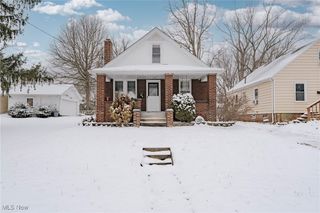 2015 Gross Avenue NE, Canton, OH 44714