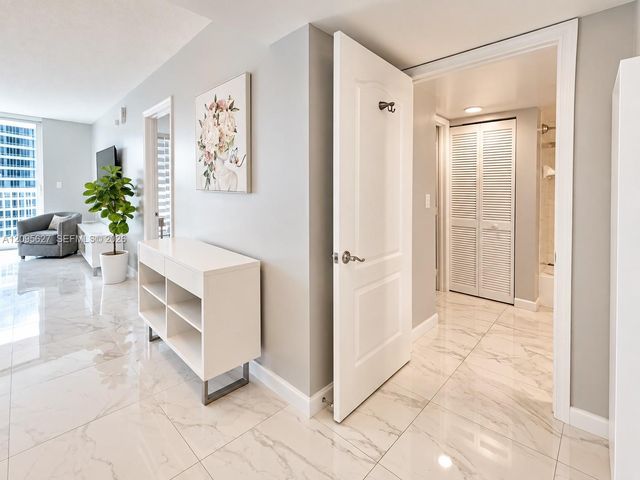 1200 Brickell Bay Drive PH4103, Miami, FL 33131