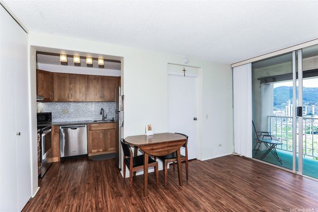 430 Keoniana Street 1307, Honolulu, HI 96815