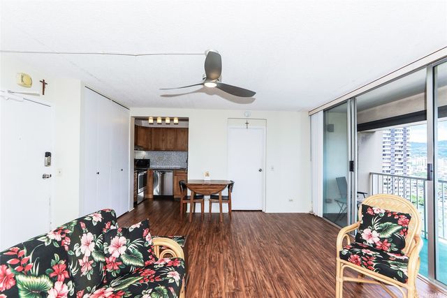 430 Keoniana Street 1307, Honolulu, HI 96815