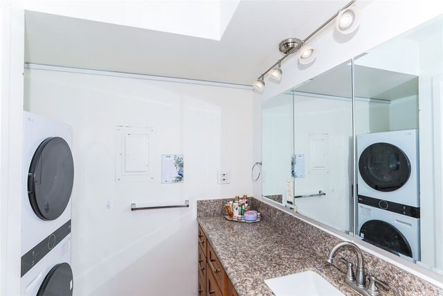 430 Keoniana Street 1307, Honolulu, HI 96815