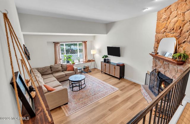 367 Middlewood Road, Middletown, NJ 07748