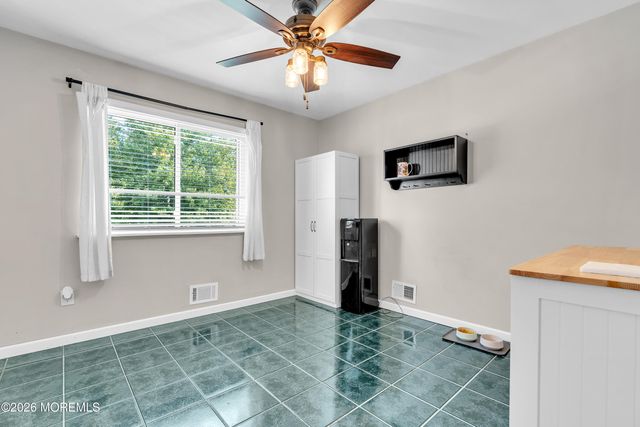 367 Middlewood Road, Middletown, NJ 07748