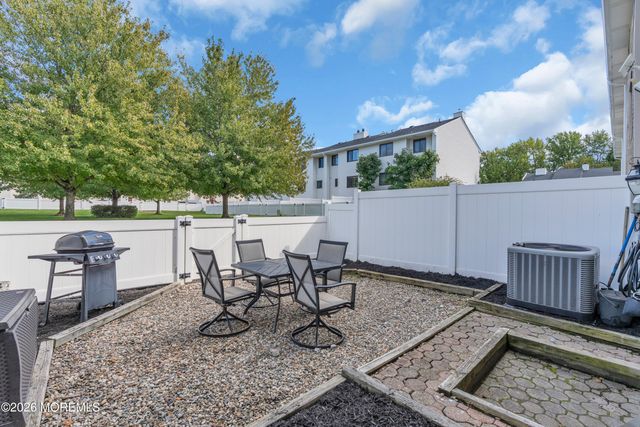 367 Middlewood Road, Middletown, NJ 07748