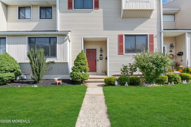 367 Middlewood Road, Middletown, NJ 07748