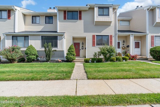 367 Middlewood Road, Middletown, NJ 07748
