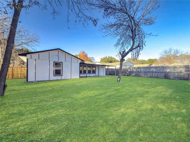 418 Clover Lane, Garland, TX 75043