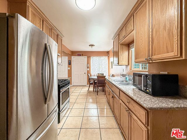 1765 E 113th Street, Los Angeles, CA 90059