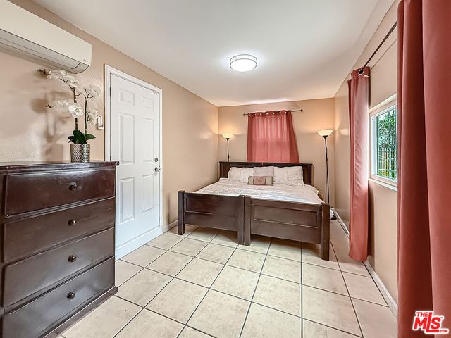 1765 E 113th Street, Los Angeles, CA 90059