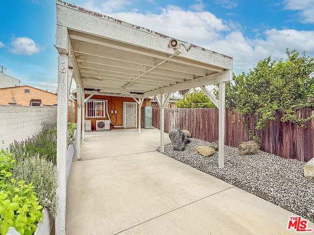 1765 E 113th Street, Los Angeles, CA 90059