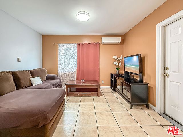 1765 E 113th Street, Los Angeles, CA 90059