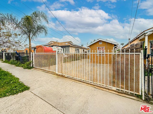 1765 E 113th Street, Los Angeles, CA 90059