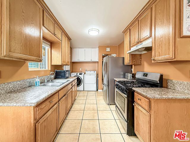 1765 E 113th Street, Los Angeles, CA 90059