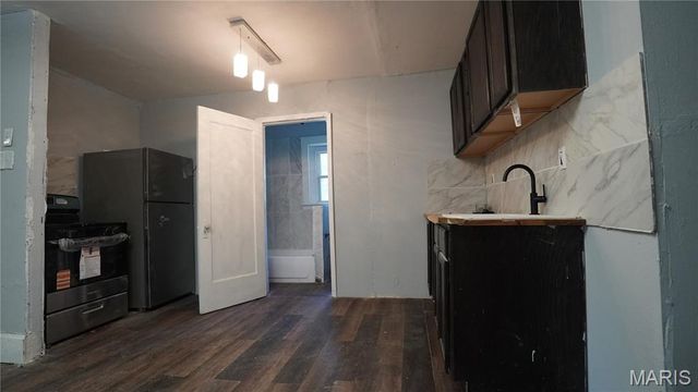 5457 Helen Avenue, St Louis, MO 63136