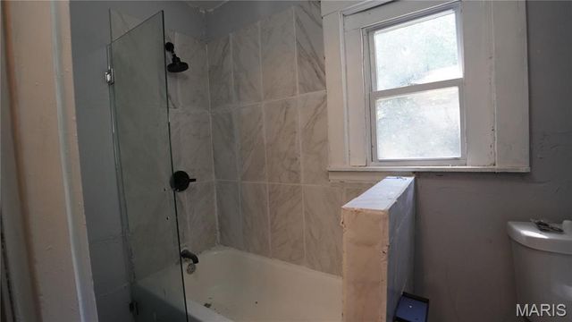 5457 Helen Avenue, St Louis, MO 63136