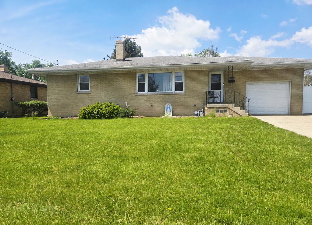 8606 Calumet Avenue, Munster, IN 46321